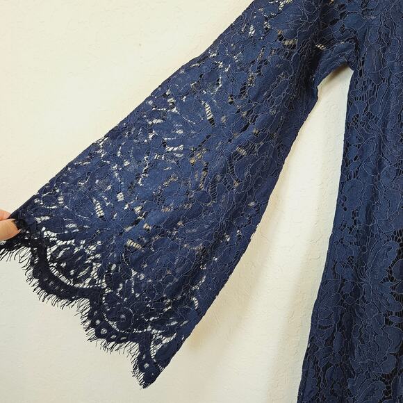 Chaser Vintage Lace Bell Sleeve Cold Shoulder Mini Dress Navy Blue Womens Medium - Picture 5 of 9